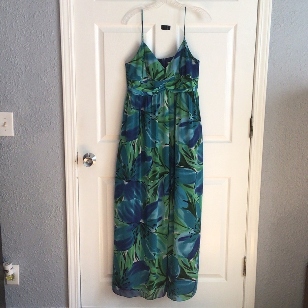 🔥🔥 30% OFF LIST PRICE 🔥🔥.  .   Sheri Martin.            Floral Maxi Dress